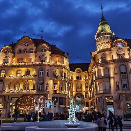 Bella Palace Oradea Bagian luar foto