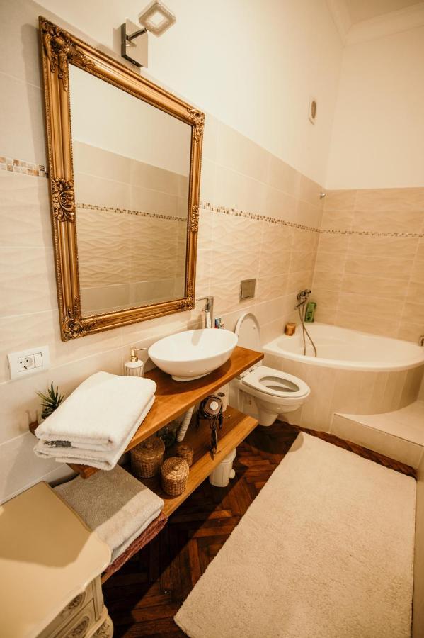 Bella Palace Oradea Bagian luar foto