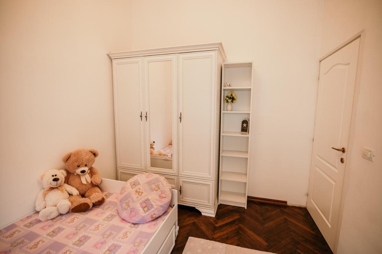 Bella Palace Oradea Bagian luar foto